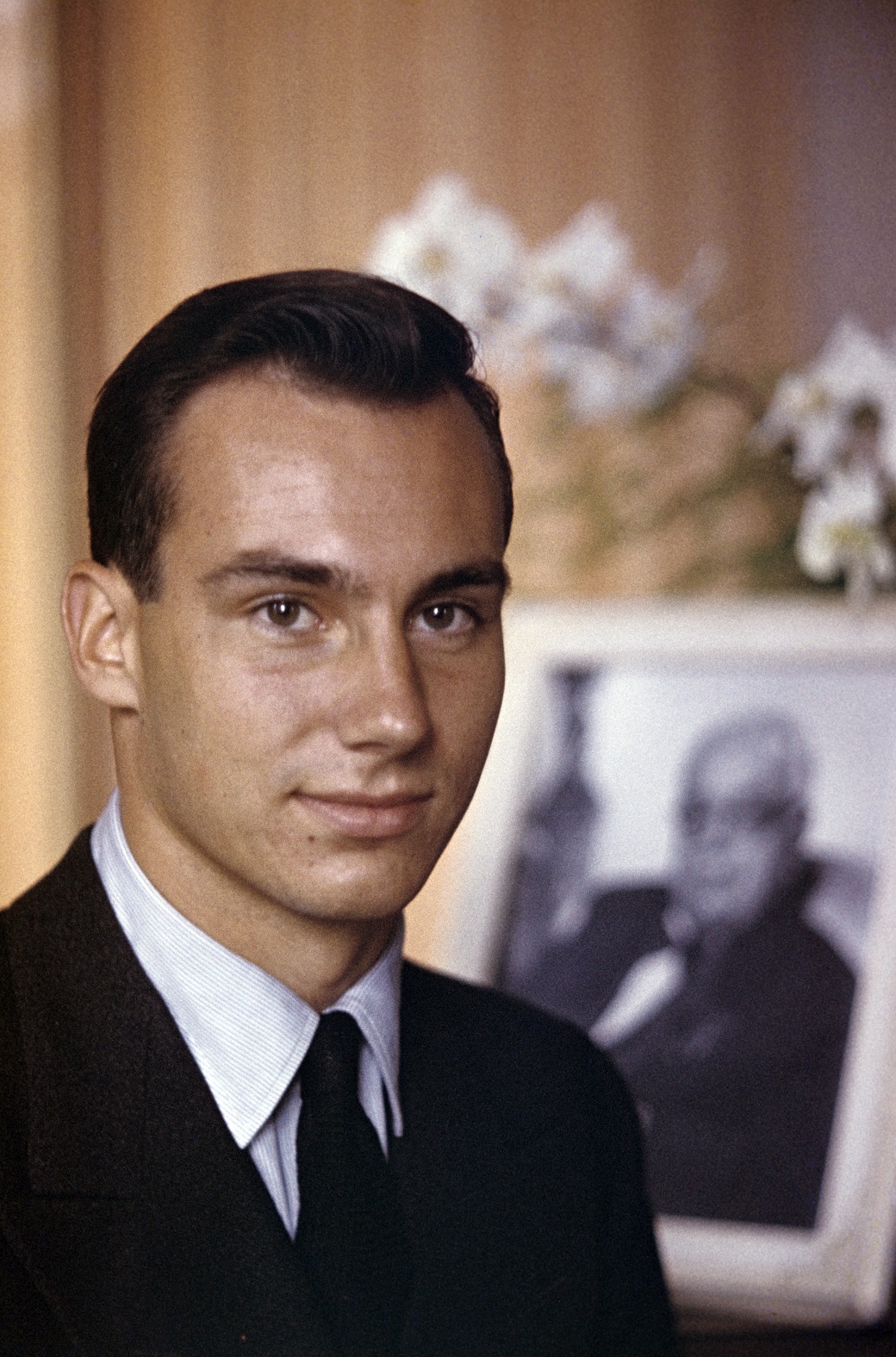 A UNIQUE PORTRAIT OF <b>MAWLANA HAZAR IMAM</b>, HIS HIGHNESS THE AGA KHAN - gettyimages_166563235-s