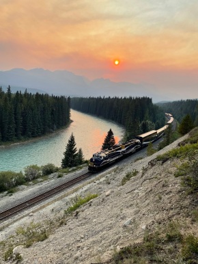 Rocky Mountaineer on the Bow Valley Parkway, Simerg Photos